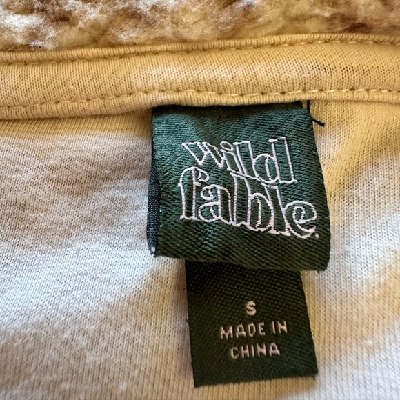 Wild fable Vintage faux fur fleece pullover. Fall perfect. Small - Picture 4 of 8